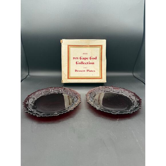 Set Of 2 Avon Ruby Red Glass Cape Cod Dessert Plates - Original Box - Picture 2 of 8